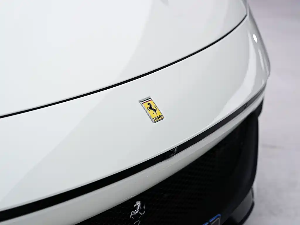 Ferrari Purosangue 2023 6.5L V12