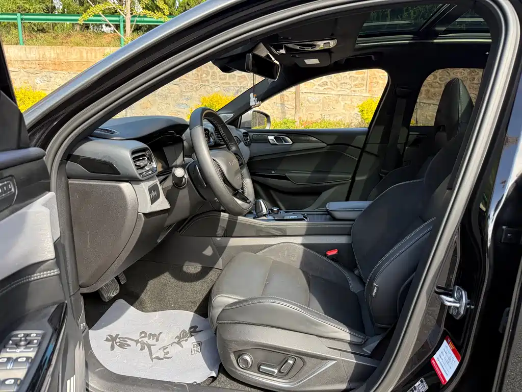 Lynk & Co 02 Hatchback — миниатюра 10