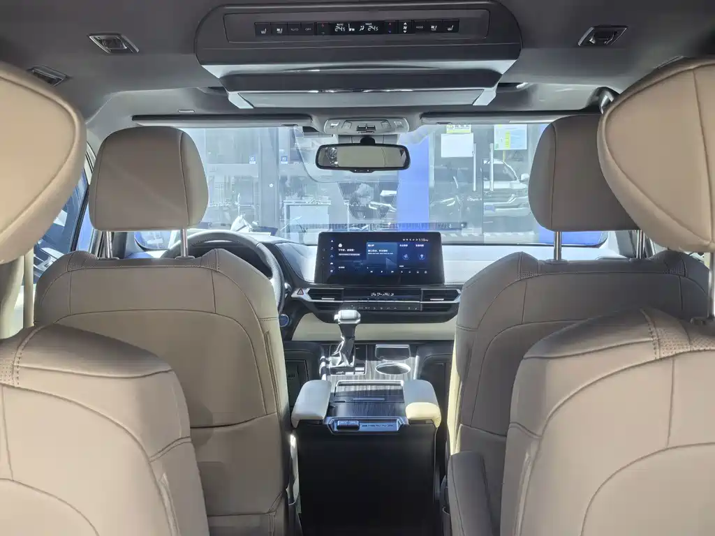 Toyota Sienna — миниатюра 17