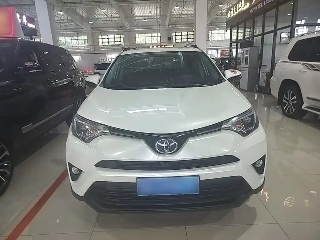 Toyota RAV4 — миниатюра 3