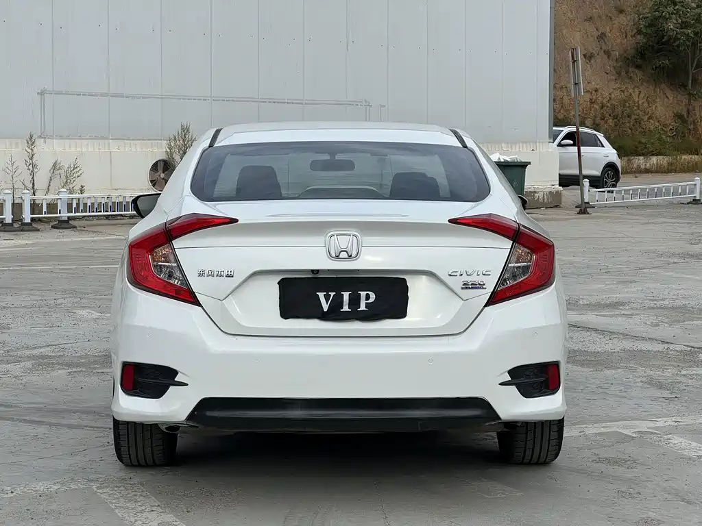 Honda Civic — миниатюра 8