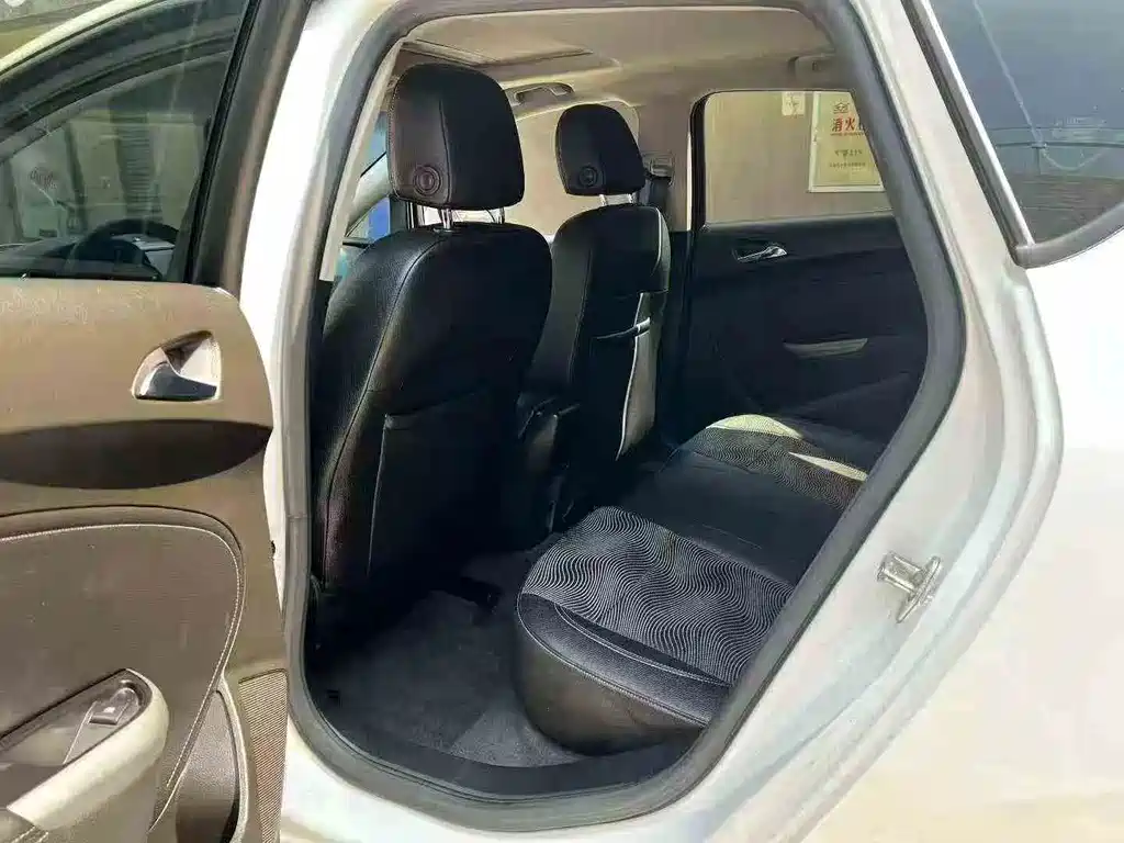 Buick Excelle — миниатюра 6