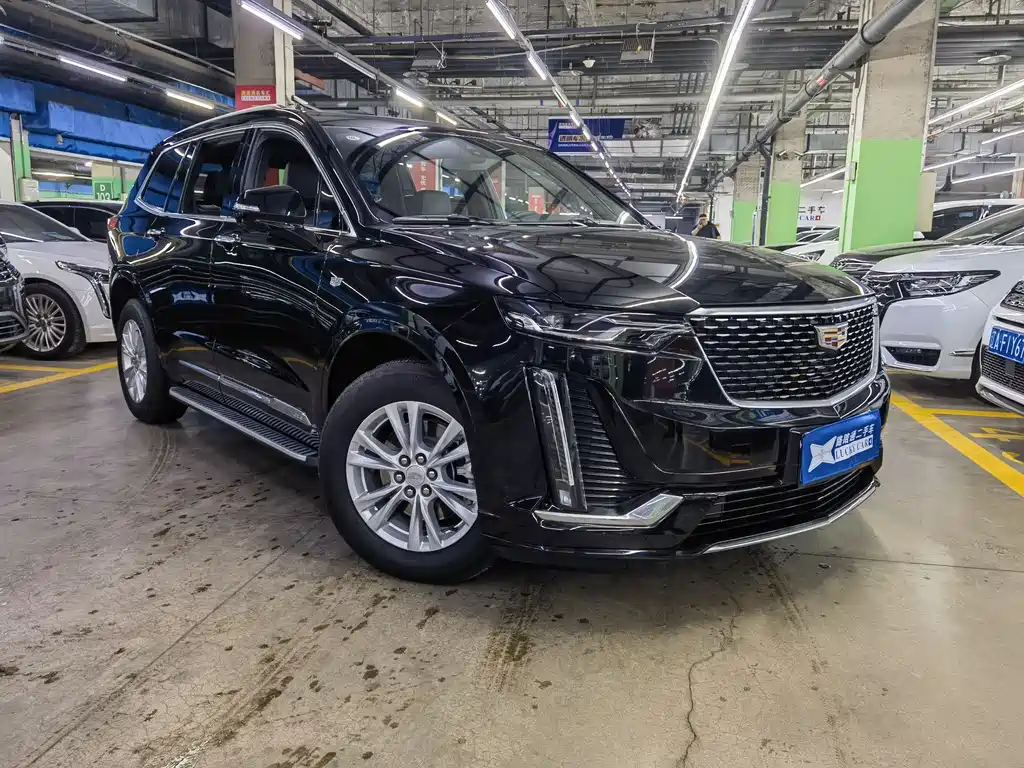 CADILLAC XT6