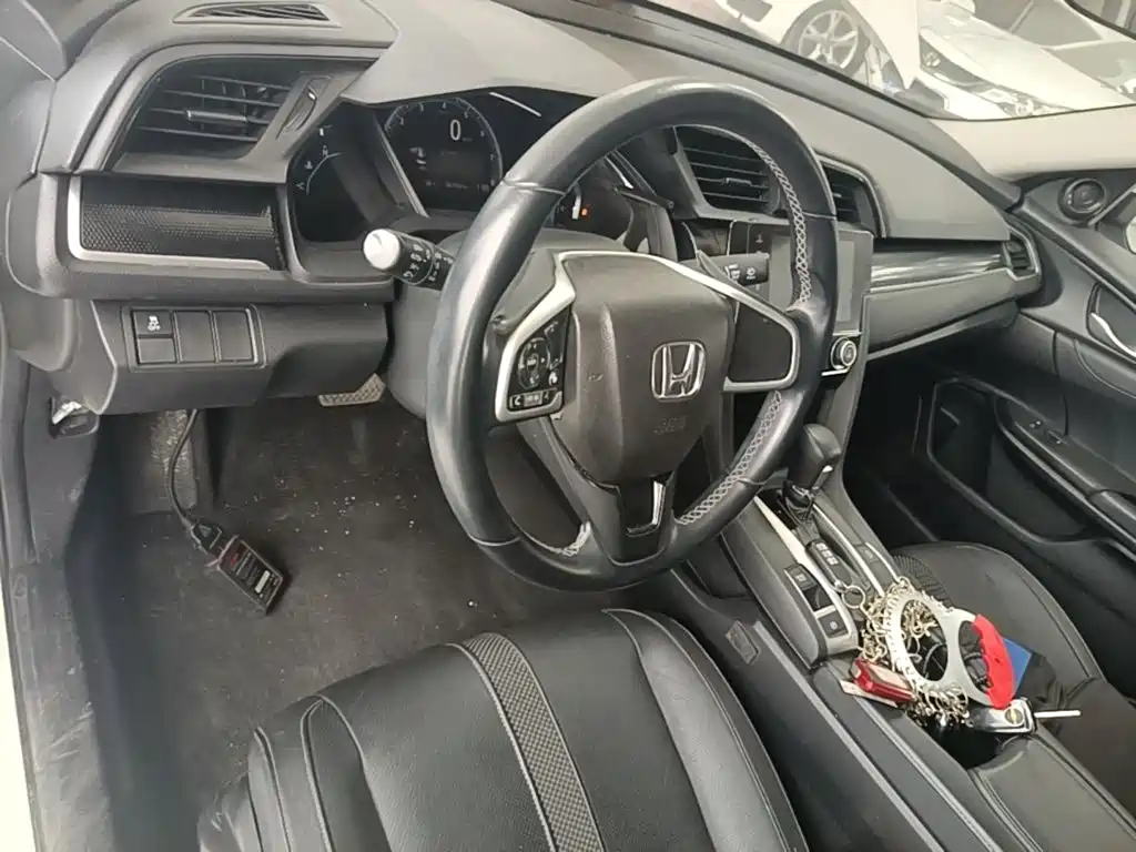 Honda Civic — миниатюра 10