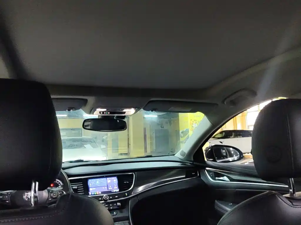 Buick LaCrosse — миниатюра 18