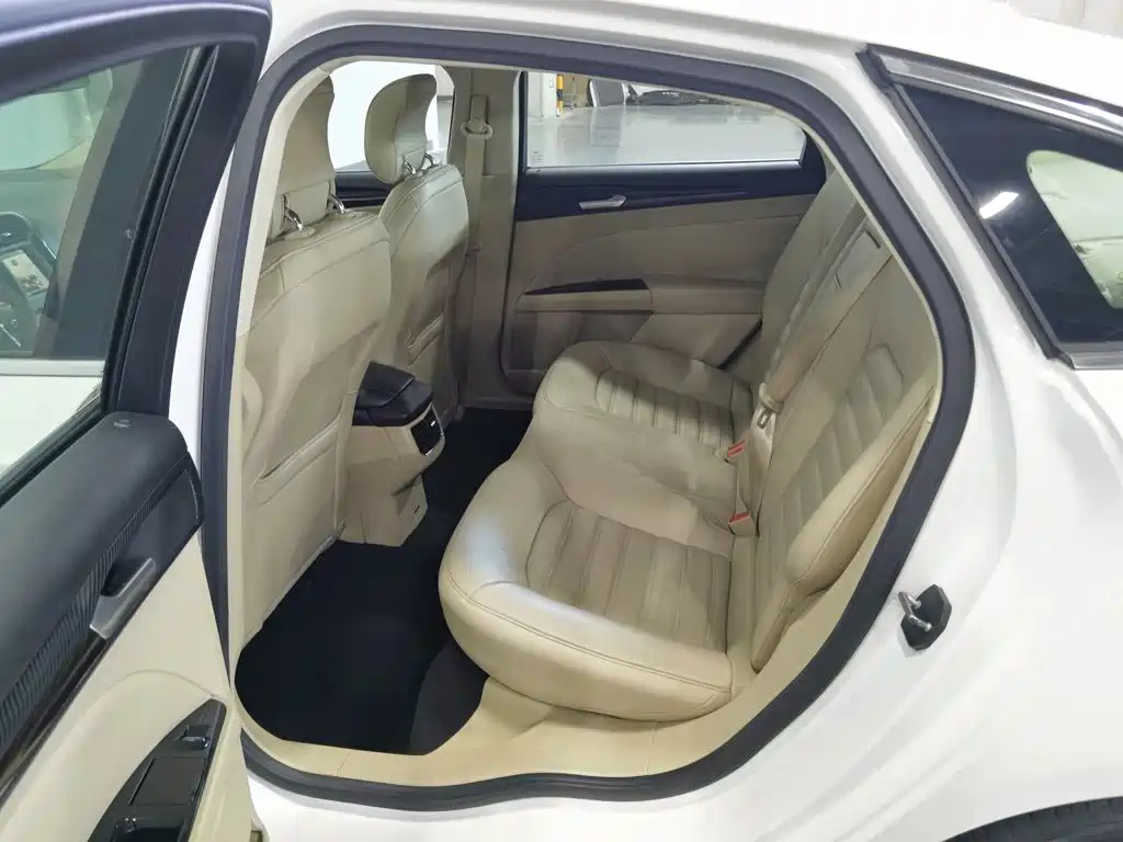 Ford Mondeo — миниатюра 15