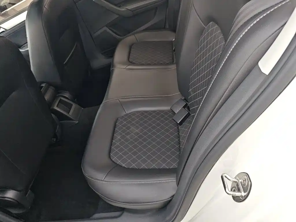 Skoda Rapid — миниатюра 17