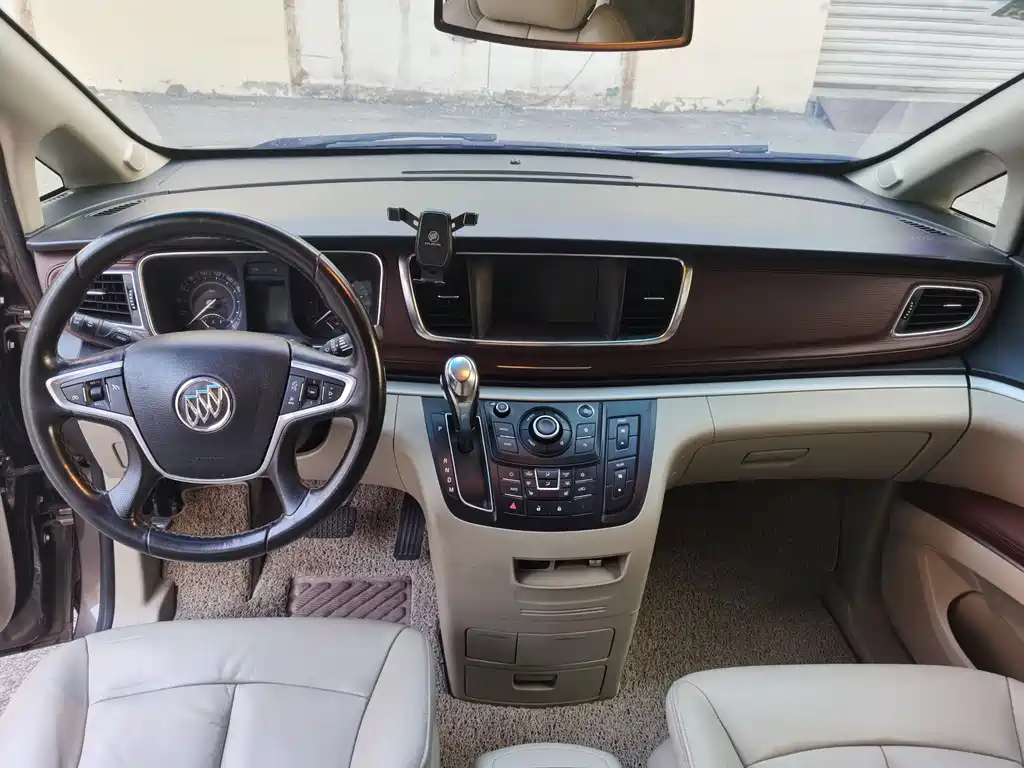 Buick GL8 — миниатюра 9