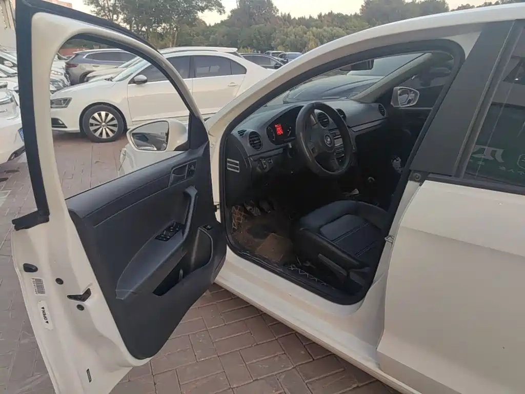 Volkswagen Jetta — миниатюра 19
