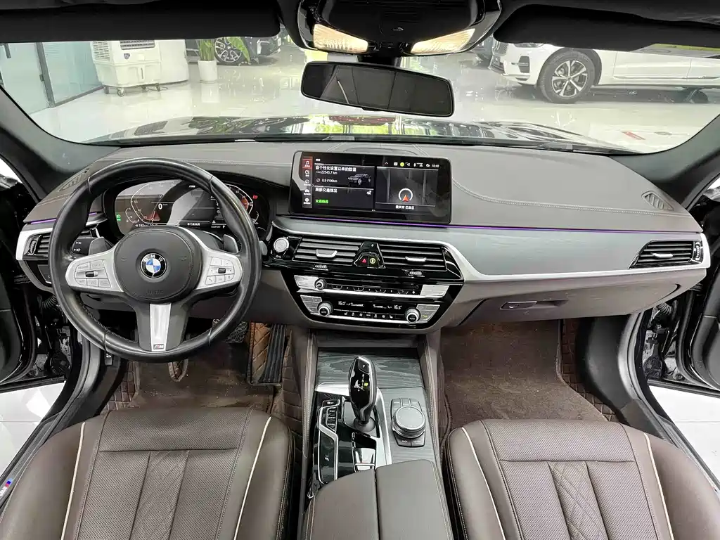 BMW 5 Series — миниатюра 4