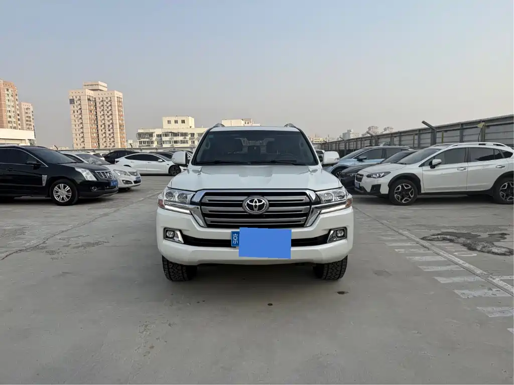 TOYOTA LAND CRUISER