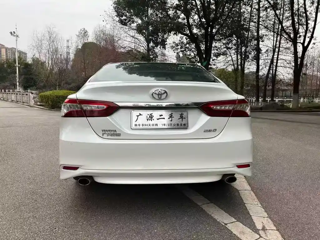 TOYOTA CAMRY