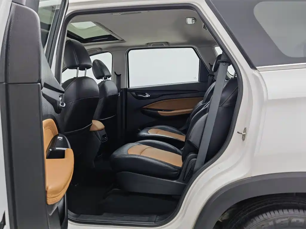 Wuling Hongguang S3 — миниатюра 15