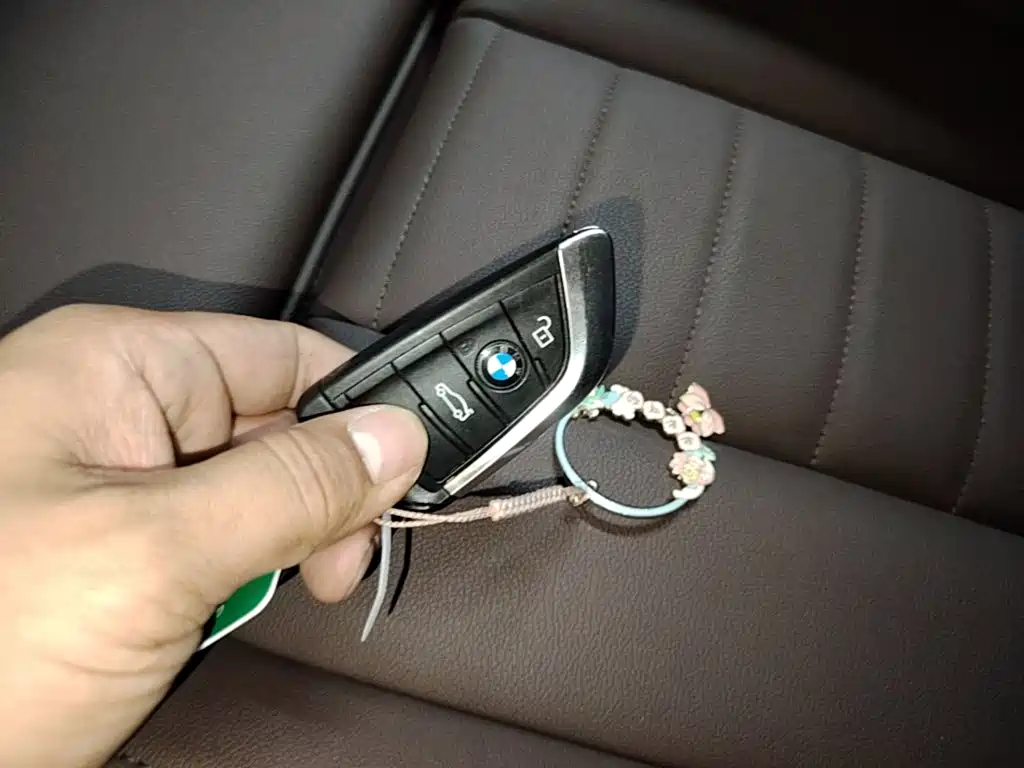BMW iX3 — миниатюра 9