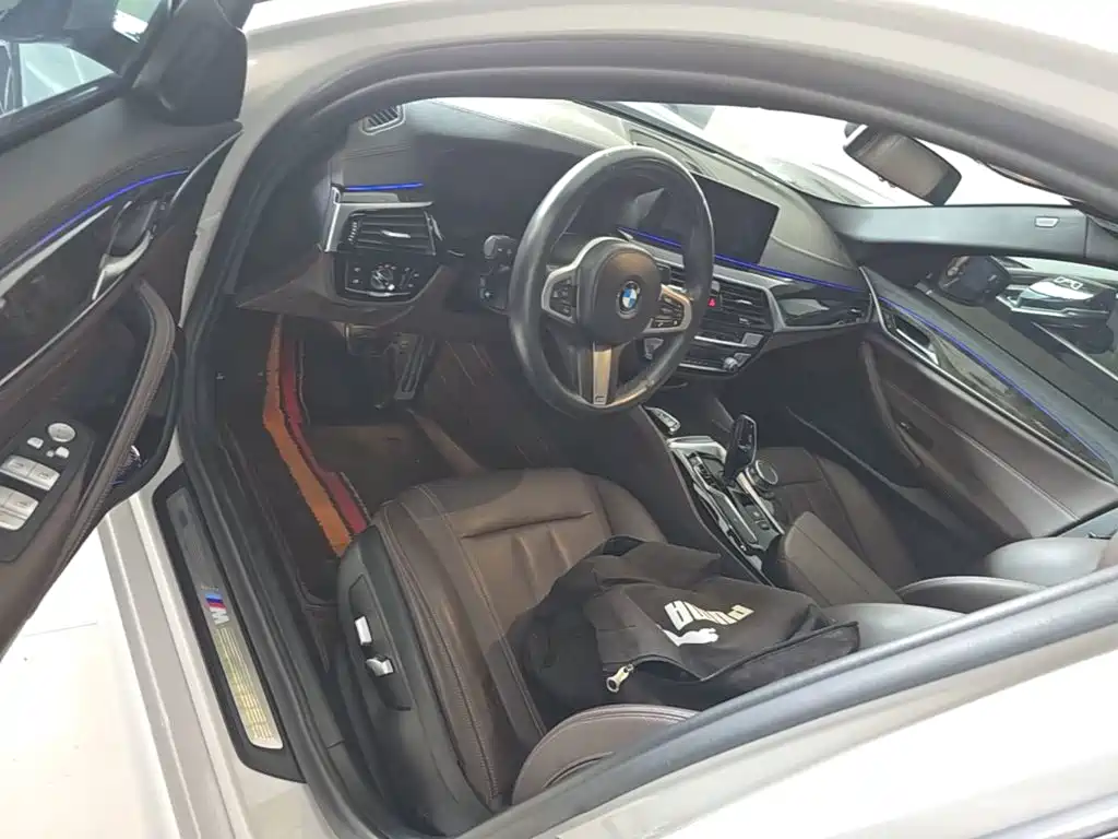 BMW 5 Series — миниатюра 16
