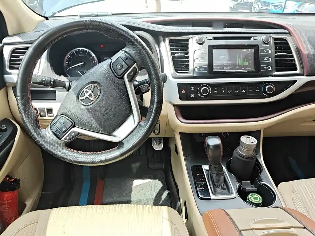 Toyota Highlander — миниатюра 10