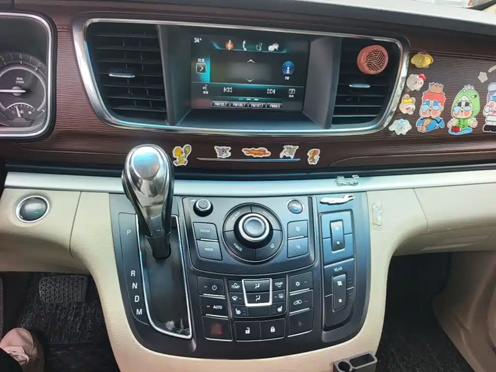 Buick GL8 — миниатюра 6