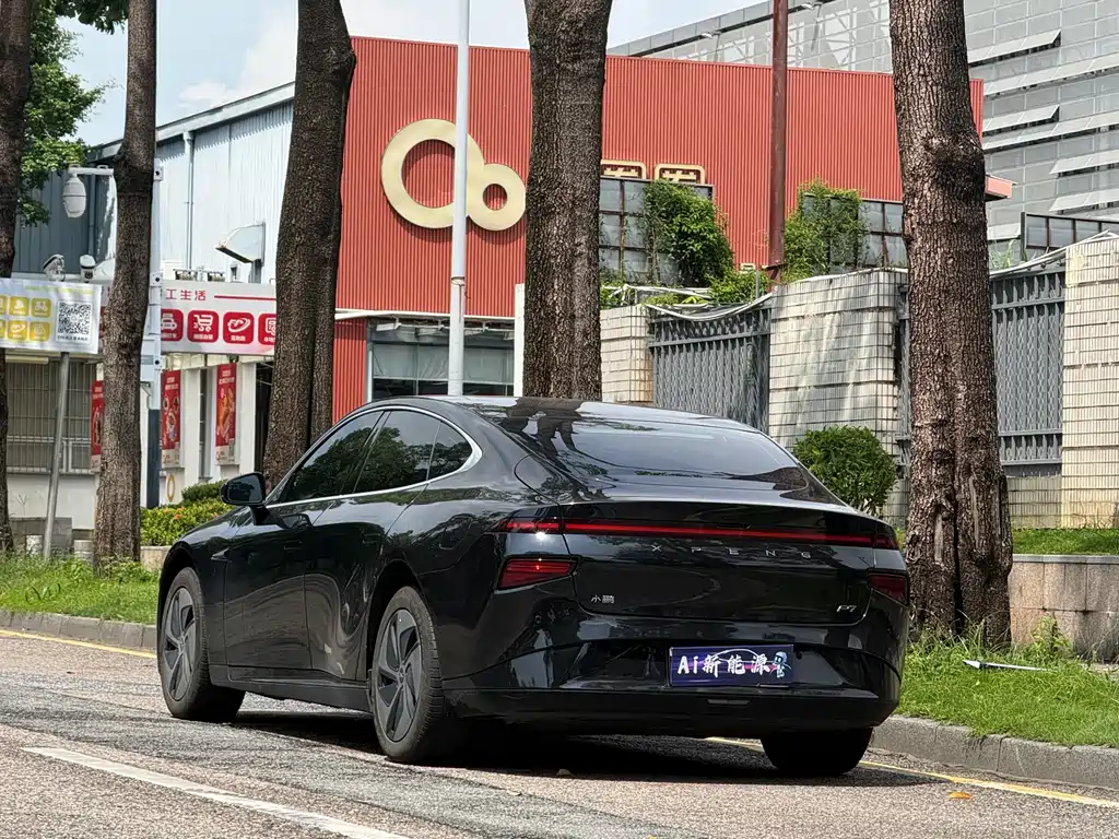 XPeng P7 — миниатюра 6