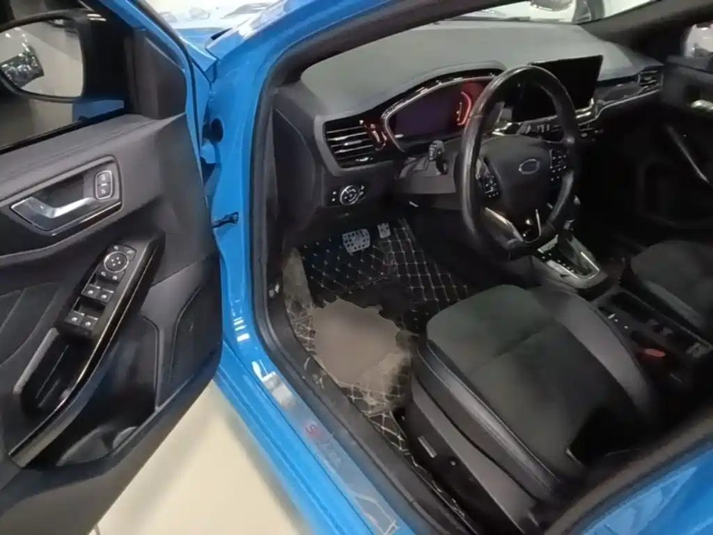 Ford Focus — миниатюра 16