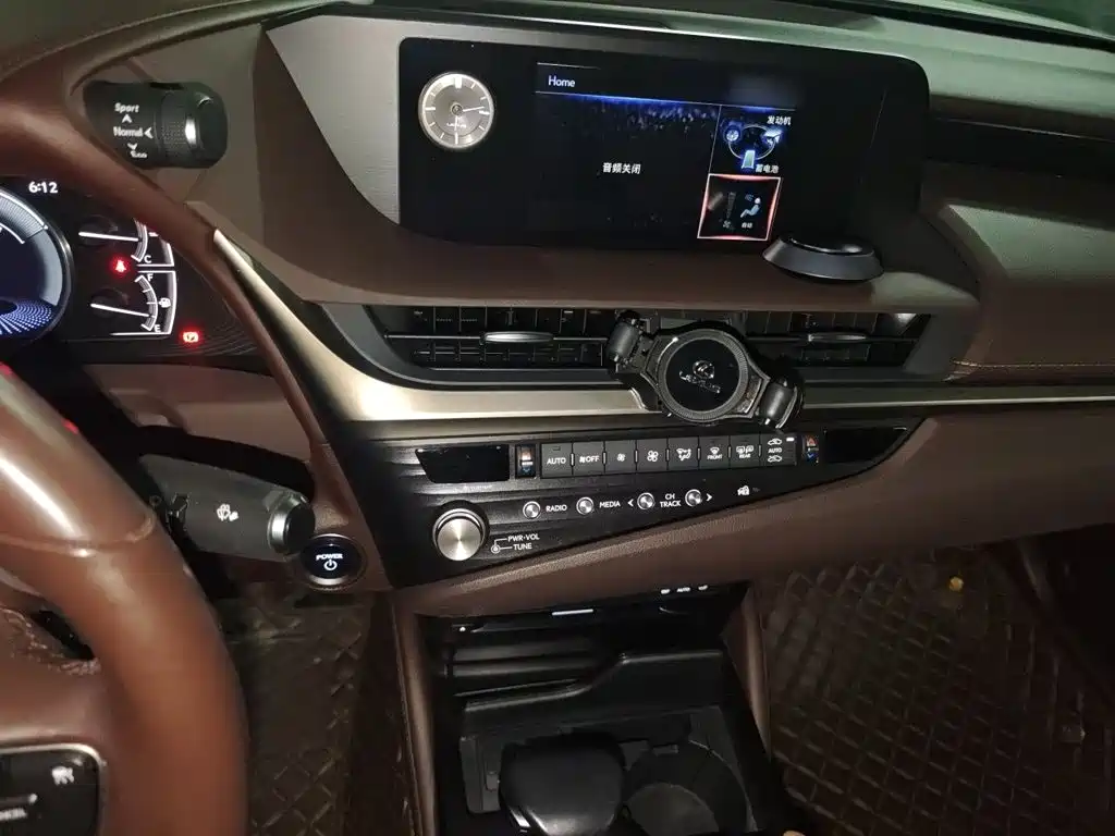 Lexus ES — миниатюра 6