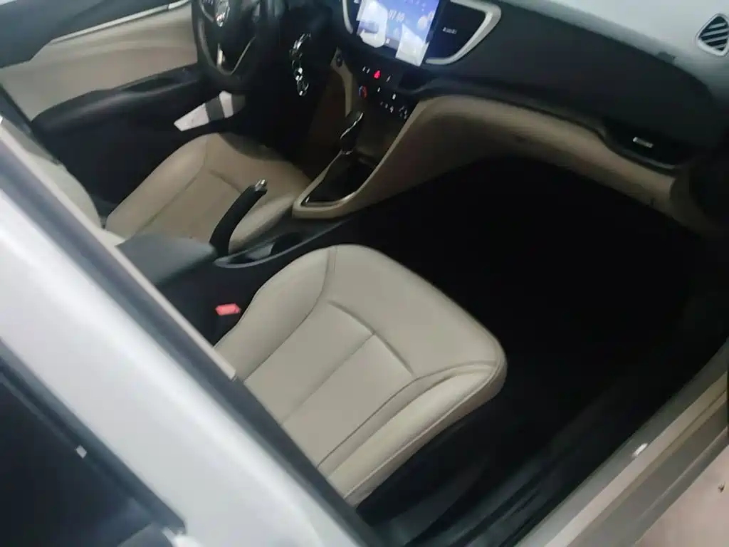 Buick Excelle — миниатюра 25