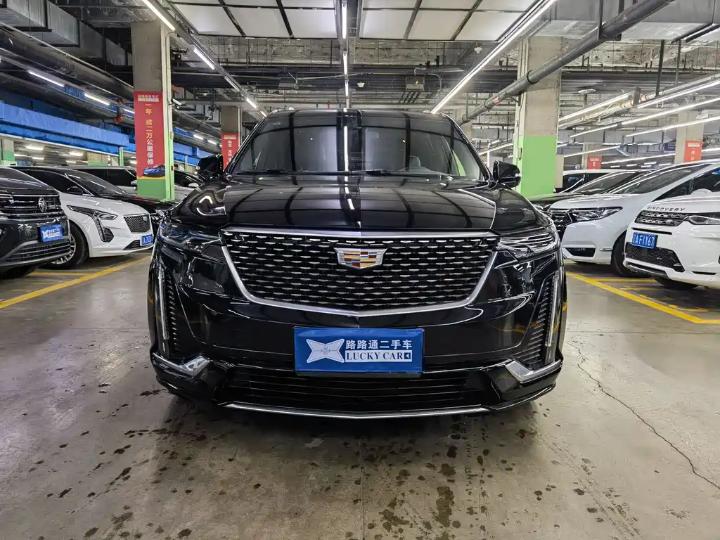 CADILLAC XT6
