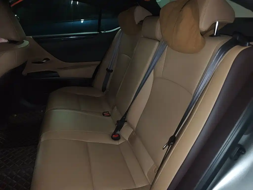 Lexus ES — миниатюра 15
