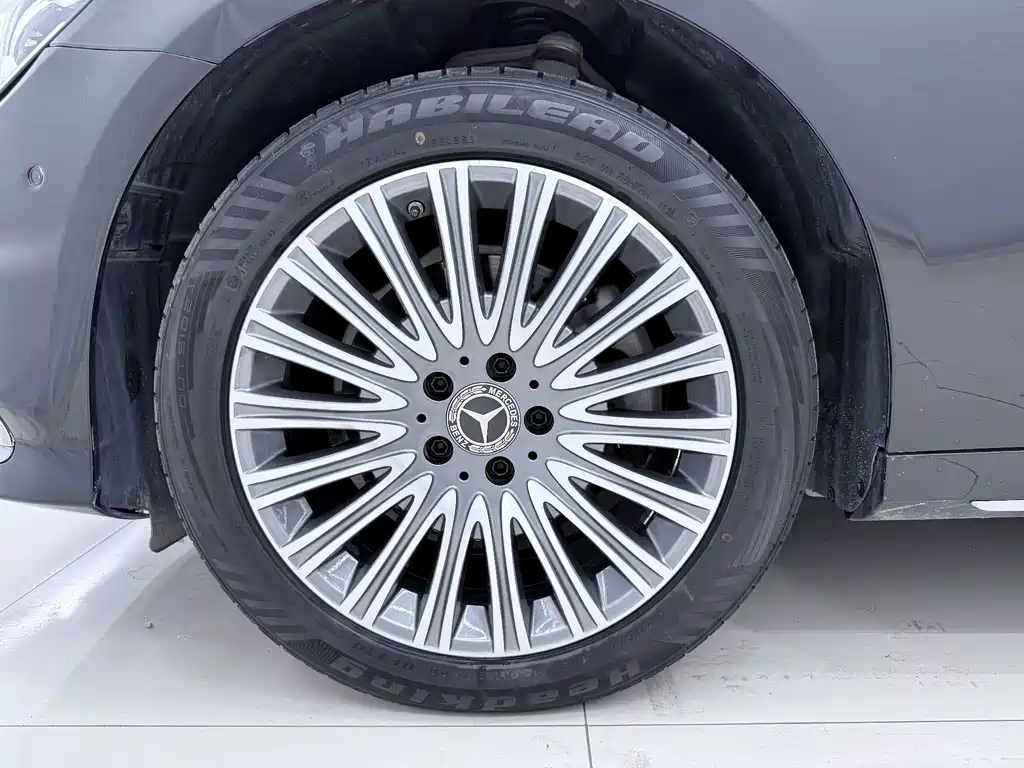 Mercedes-Benz E-Class — миниатюра 18