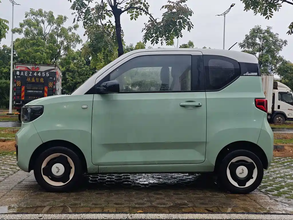 Wuling MINIEV — миниатюра 5