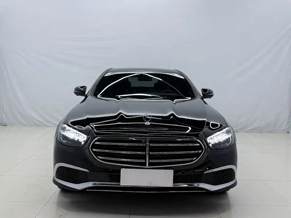 Mercedes-Benz E-Class — миниатюра 2