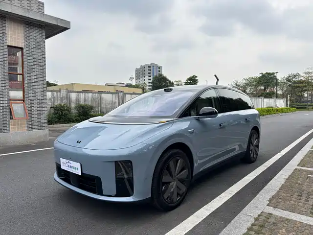 Li Auto IDEAL I8 2025