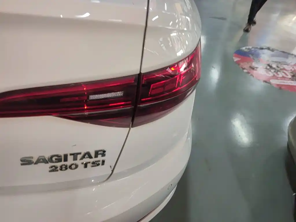 Volkswagen Sagitar — миниатюра 8