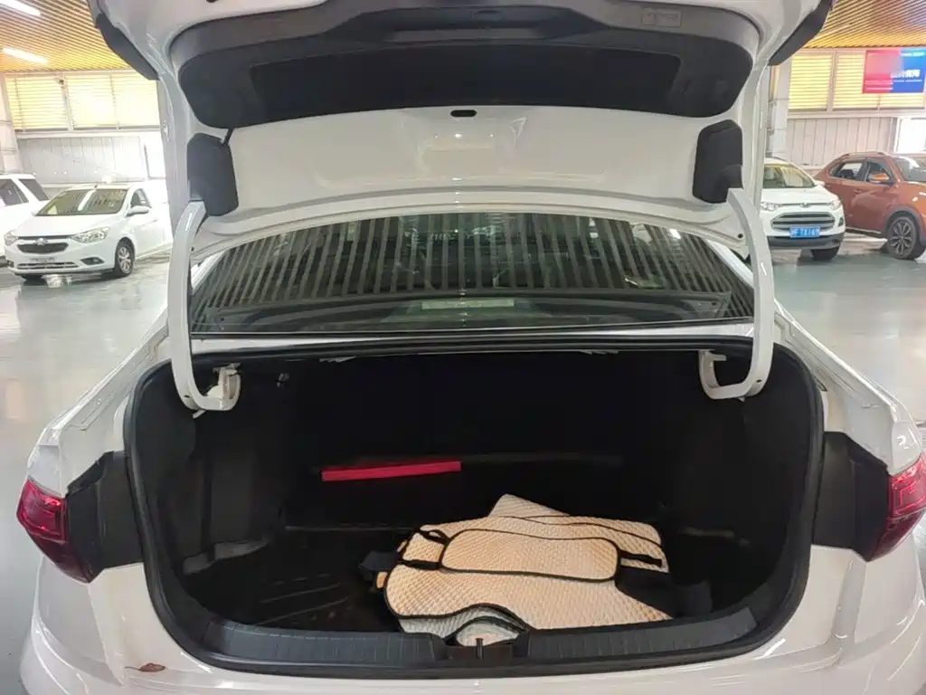 Volkswagen Sagitar — миниатюра 19