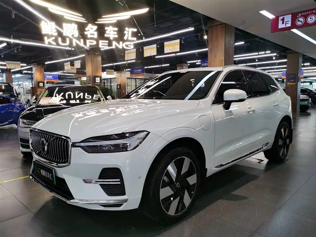 Volvo XC60 PHEV 2024