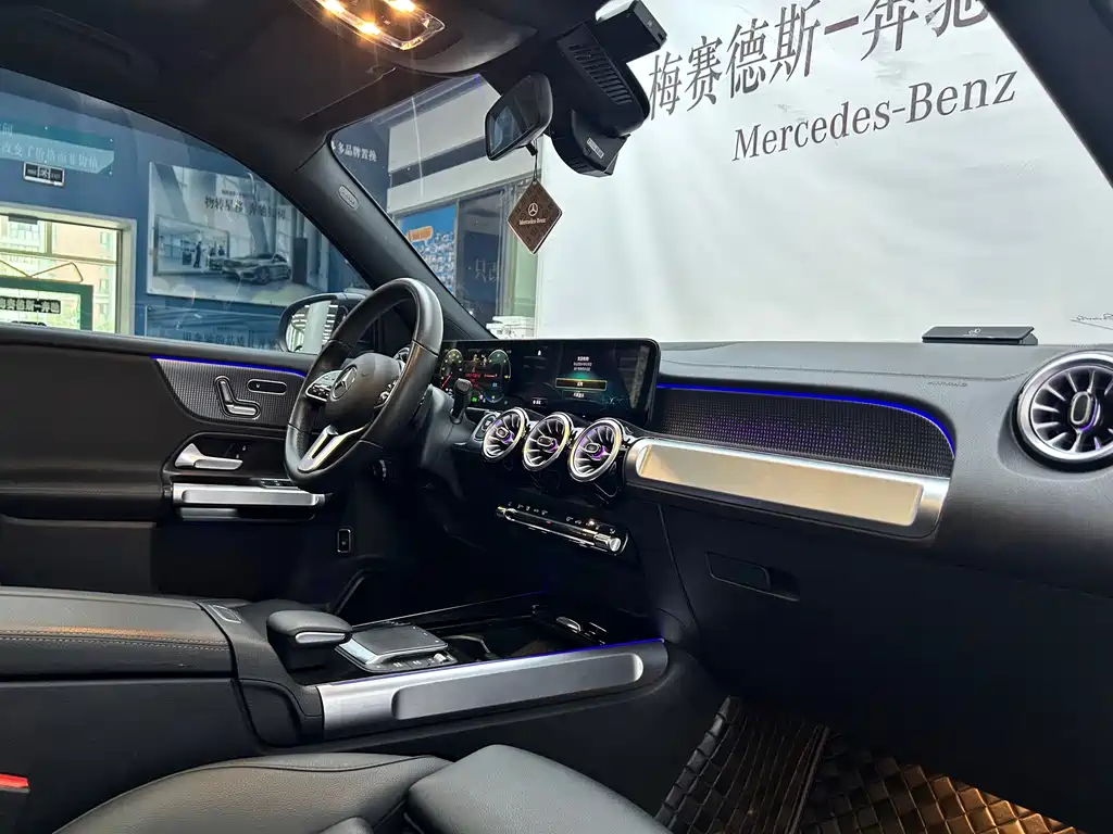 Mercedes-Benz EQB — миниатюра 12