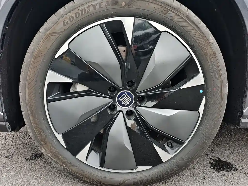 BYD Tang L L 2025 DM 175KM