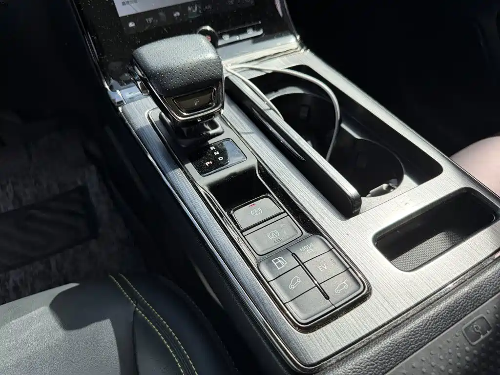 Roewe RX5 New Energy — миниатюра 9