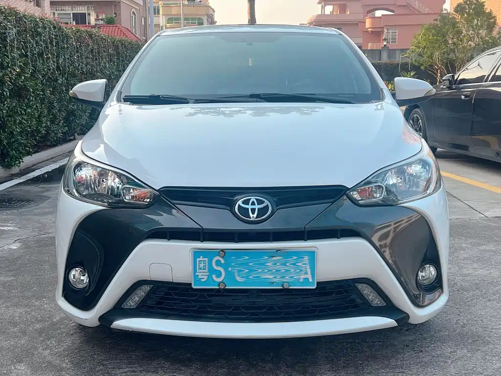 Toyota Yaris L — миниатюра 2