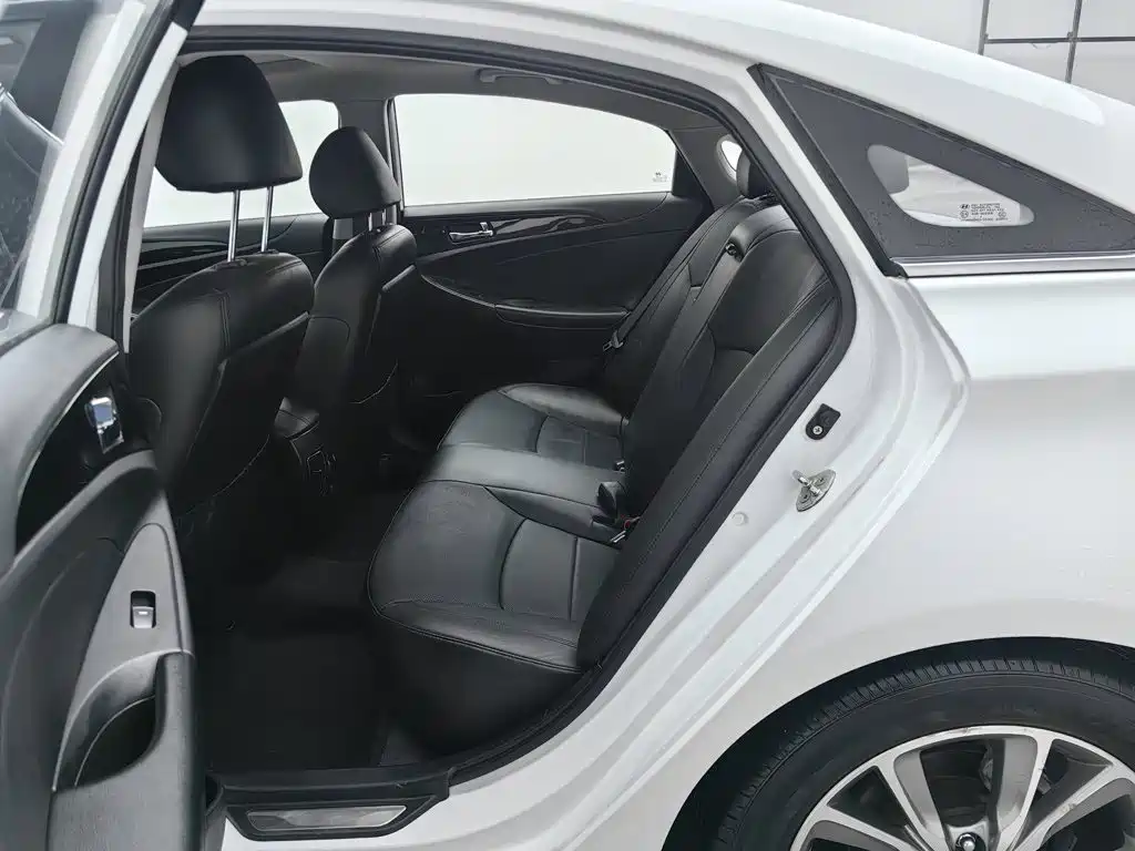 Hyundai Sonata — миниатюра 15