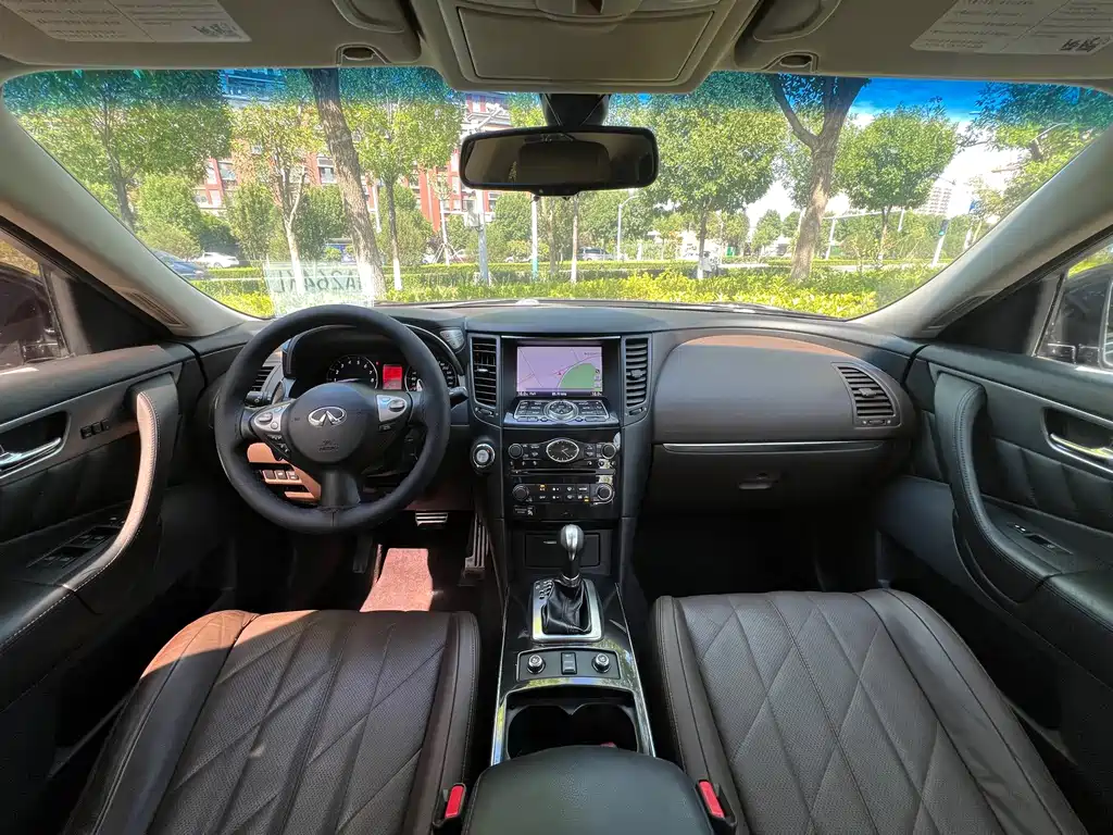 Infiniti FX — миниатюра 11