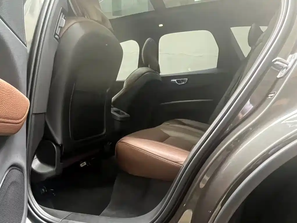 Volvo XC60 — миниатюра 10