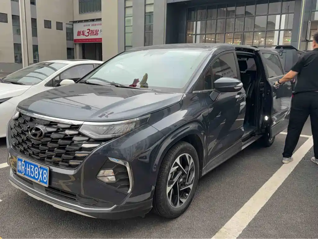 Hyundai Custo