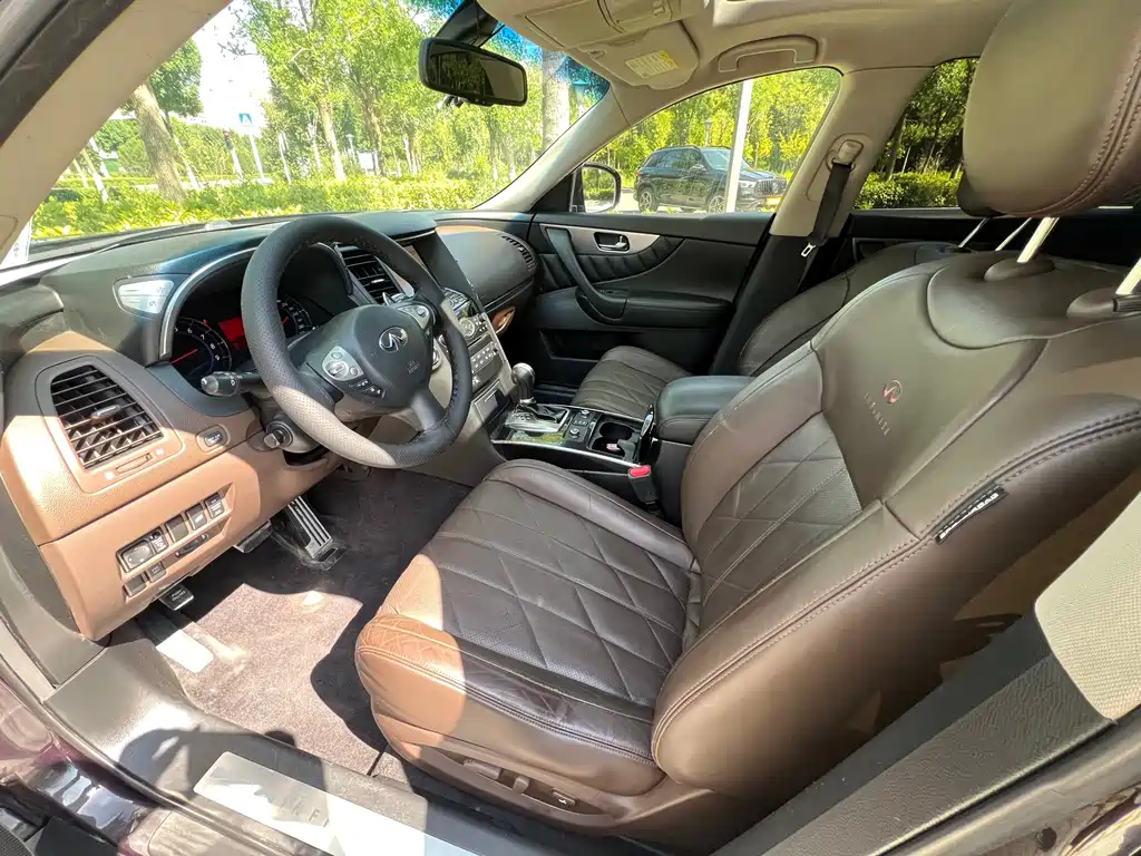 Infiniti FX — миниатюра 7