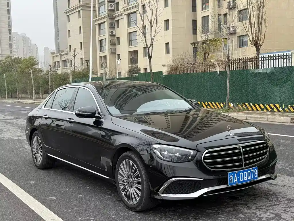 MERCEDES-BENZ E CLASS