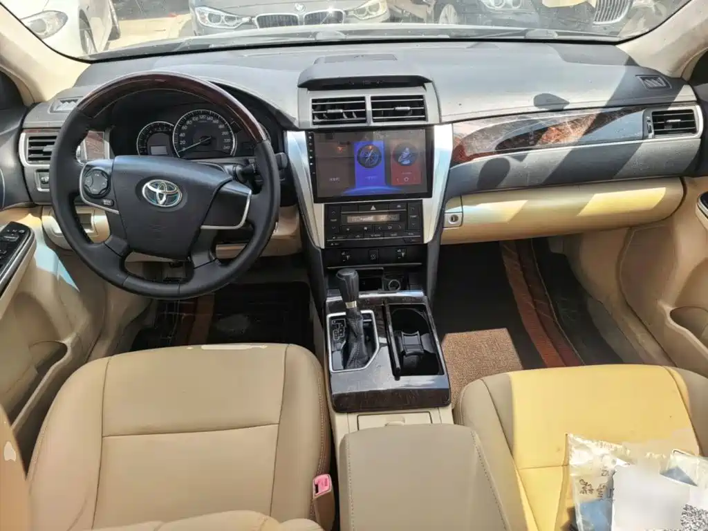 Toyota Camry — миниатюра 10