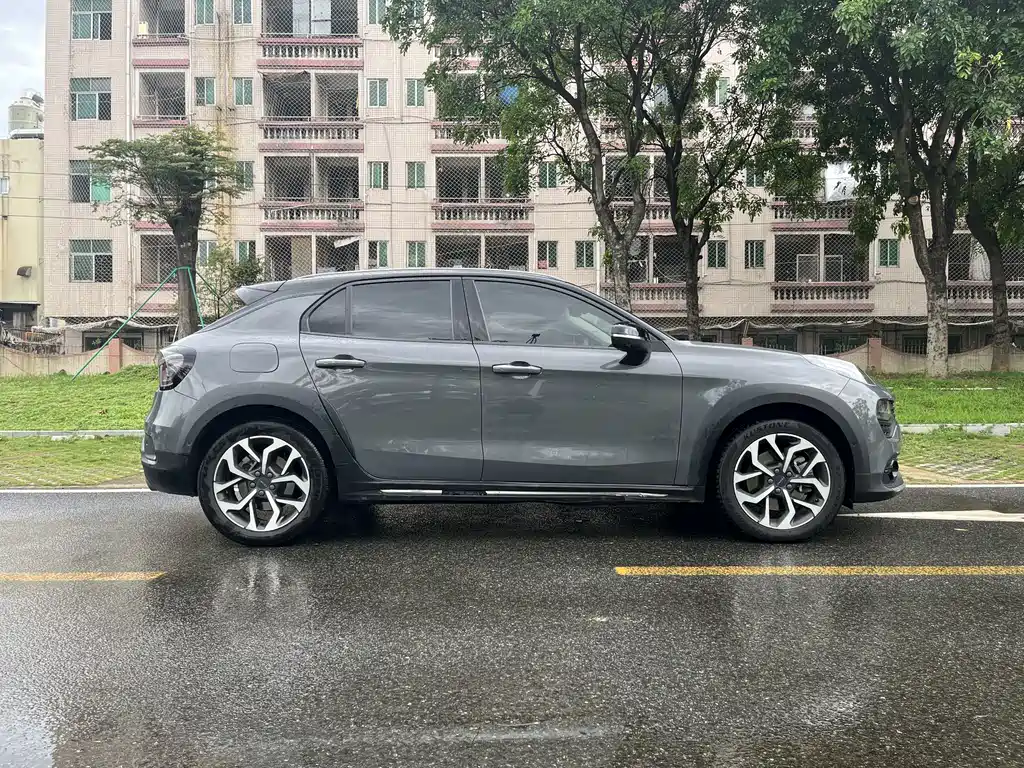 Lynk & Co 02 2018 2.0T DCT Pro V