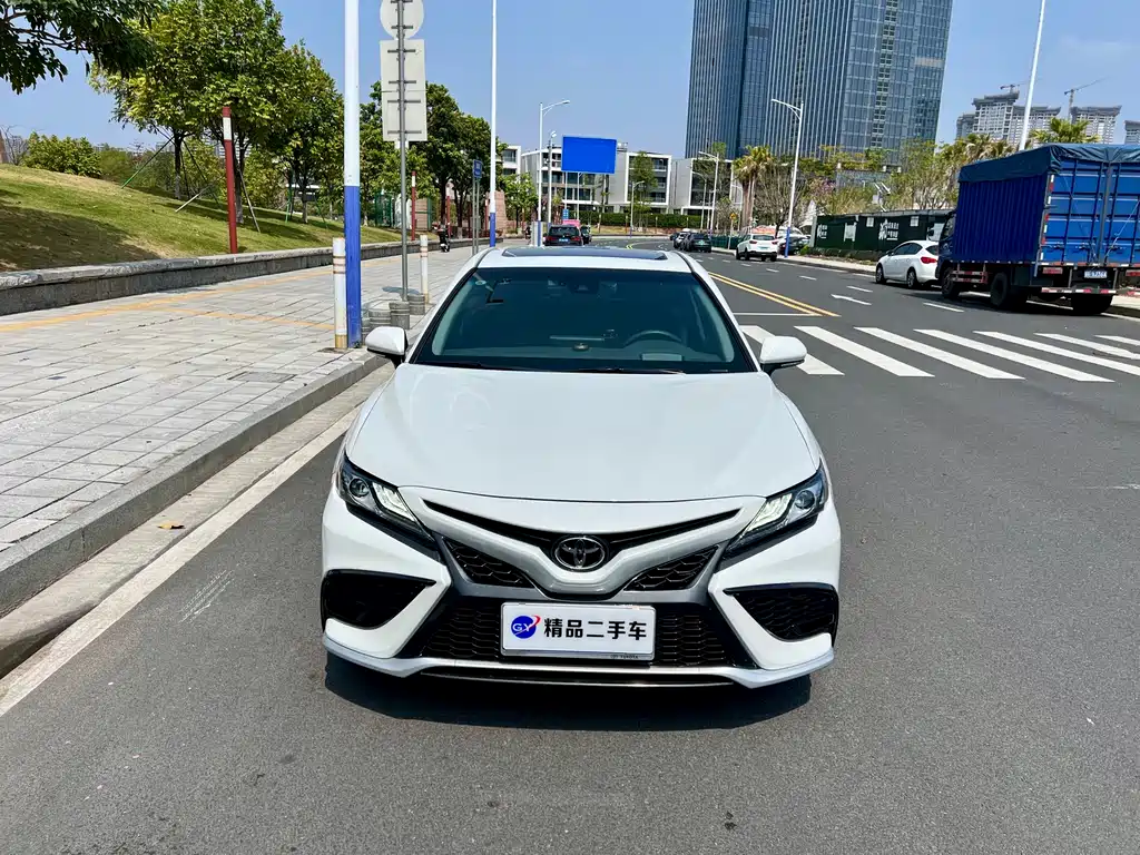 TOYOTA CAMRY