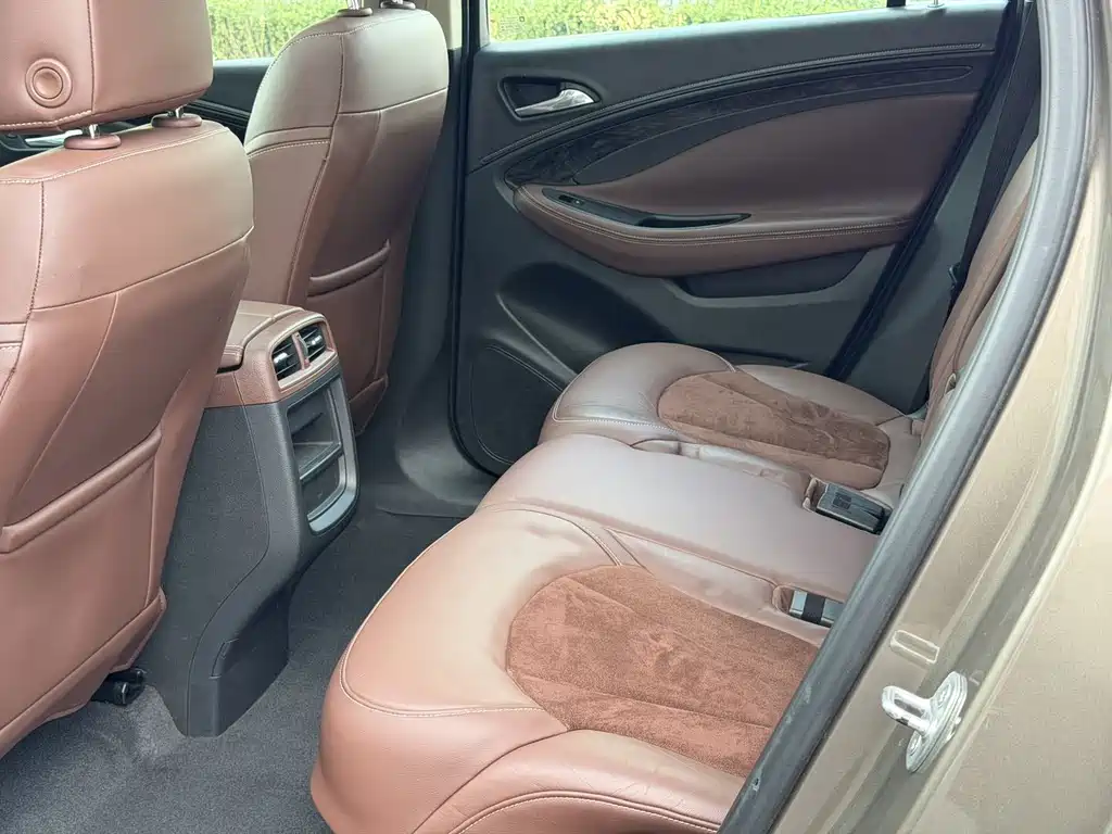 Buick Envision Plus — миниатюра 12