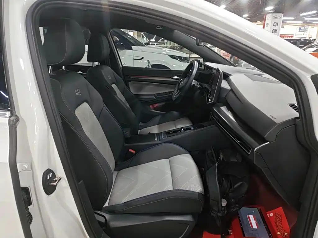 Volkswagen Golf — миниатюра 25