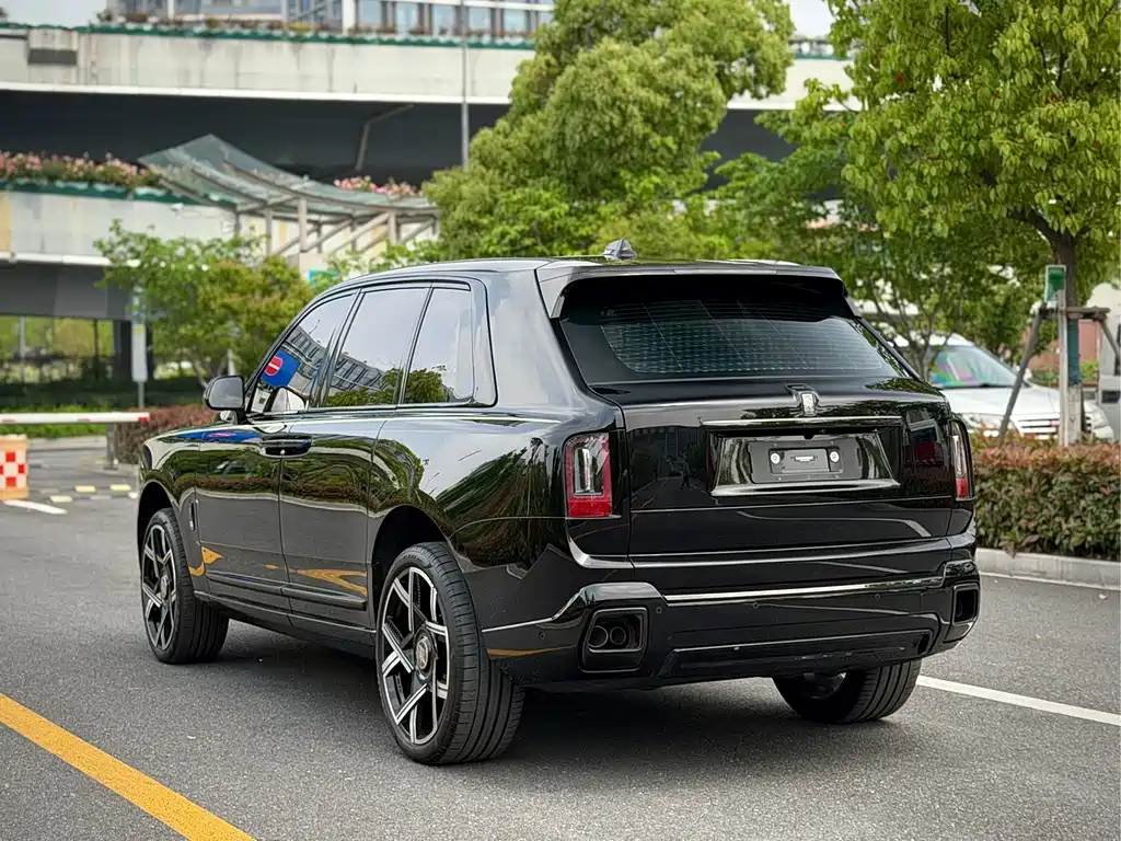 Rolls-Royce Cullinan — миниатюра 3